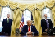 你梦见谁美国国会预算办公室称共和党税收法案将使财政赤字增加2.4万亿美元