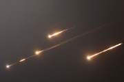 你梦见谁伊朗以导弹齐射回应以色列的大规模袭击