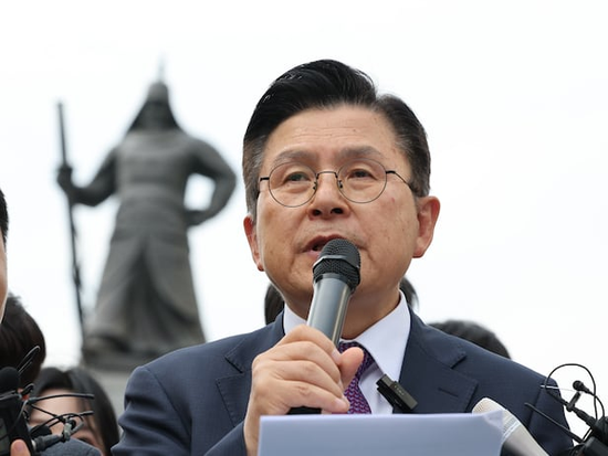 韩媒：韩国无党派(🎴)总统候选人黄教安宣布退选，支持执政党候选人金文洙