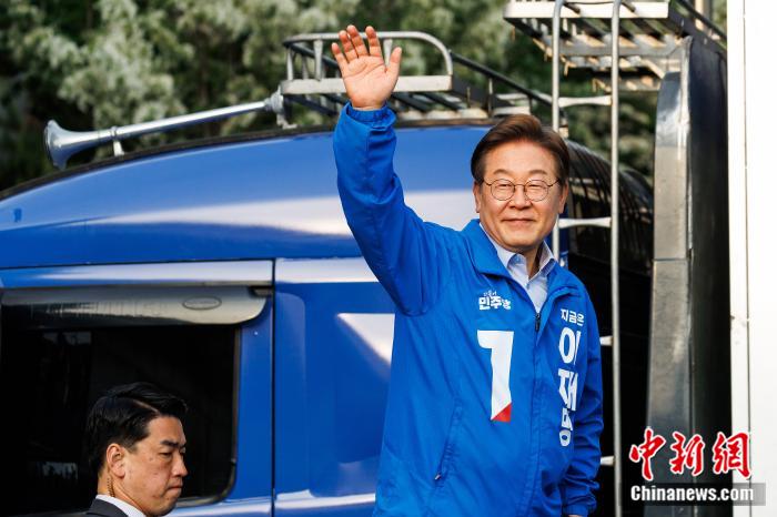 当地时间2025年5月(✡)21日，韩国仁川，李在明出席竞选活动(💓)。图/视觉中国